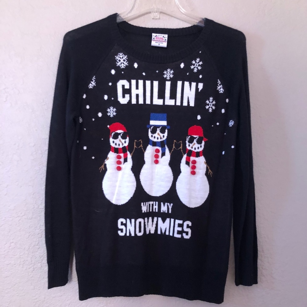 Chillin with my snowmies ⛄️ ❄️ christmas sweater!